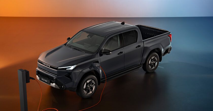 Nowa Toyota Hilux BEV